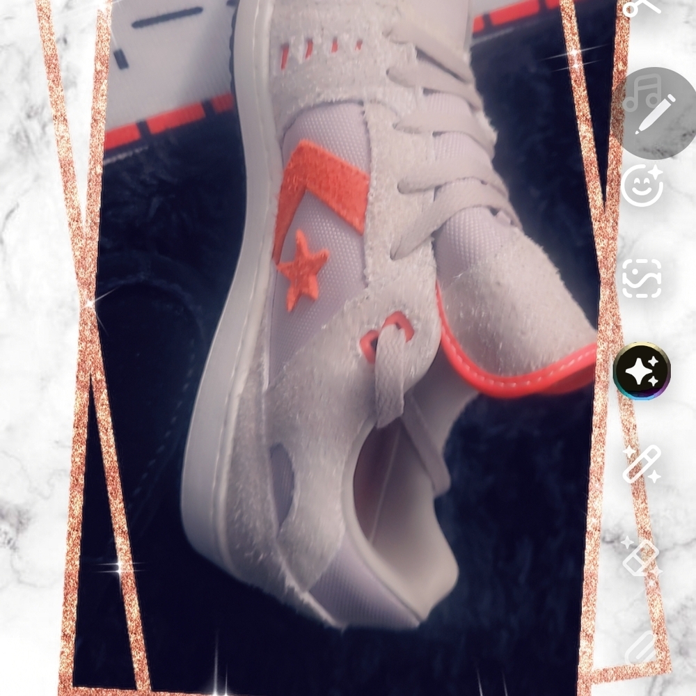 Converse suede Mens Stylish Gray and Orange Sneakers - Picture 4 of 9